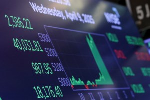 Φον ντερ Λάιεν: Το πάγωμα των αμερικανικών δασμών θα συμβάλει στη σταθεροποίηση της παγκόσμιας οικονομίας