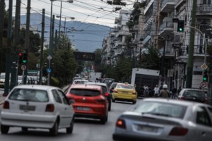 Πανικός στην Κυψέλη: Μεθυσμένος οδηγός εμβόλισε πάνω από δέκα  αυτοκίνητα
