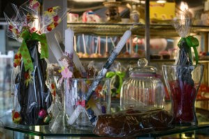 Λαμπάδες Κουτσούμπας: Έγιναν viral και το εργαστήριο δεν προλαβαίνει να τις κατασκευάζει [εικόνες] - εικόνα 2