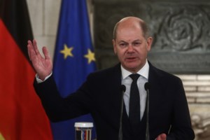 Γερμανία: Διώξεις για εσχάτη προδοσία στους 5 ακροδεξιούς που σχεδίαζαν απαγωγή του υπ. Υγείας και πραξικόπημα