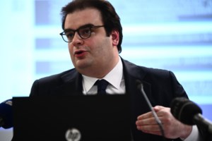 Στην ολομέλεια της Βουλής η συζήτηση για τα μη κρατικά πανεπιστήμια - Ψηφίζεται την Παρασκευή το νομοσχέδιο [live] - εικόνα 2