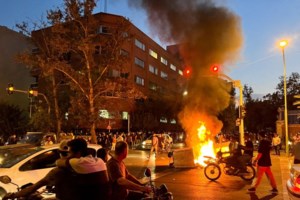 Ιράν: Αποθέωση στην Τεχεράνη για την αθλήτρια Ελνάζ Ρεκαμπί - Συμμετείχε σε αγώνες χωρίς μαντήλα [βίντεο] - εικόνα 4