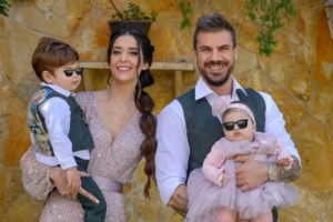 Εύα Τσιμιτσέλη: Το προσωπικό βίντεο που δημοσίευσε ο πατέρας της αποκαλύπτοντας το κουκλίστικο πρόσωπό της - εικόνα 13