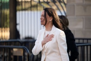 Ο Τραμπ δέχθηκε το Νόμπελ Ειρήνης που του παρέδωσε η Ματσάδο - "Υπέροχη χειρονομία αμοιβαίου σεβασμού" - εικόνα 2