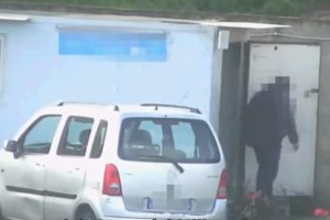 Ιταλία: Αυτοκίνητο έπεσε σε κήπο παιδικού σταθμού στην Λ' Άκουιλα - Τέσσερα παιδιά τραυματίστηκαν, ένα σοβαρά