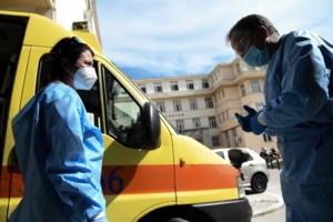 Το εμβληματικό καφέ Sénéquier του Σεν-Τροπέ έκλεισε έπειτα από δύο κρούσματα - εικόνα 2