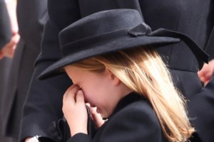 Η πιο δύσκολη μέρα για τον Χάρι και τη Μέγκαν: Οι αμήχανες στιγμές με Γουίλιαμ και Κέιτ [Εικόνες - Βίντεο] - εικόνα 6