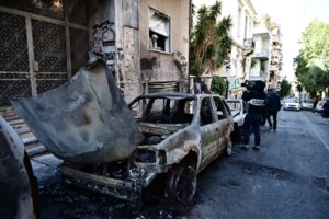 Βήμα πίσω από Χρυσοχοΐδη: Δεν απαγορεύονται οι εκδηλώσεις στα Εξάρχεια - Ισχύει μόνο για την κατάληψη του "Εξωστρεφή"