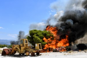 Φωτιά στις Κεχριές Κορινθίας: Εκκενώθηκαν τα Αθίκια - Στον δρόμο οι κάτοικοι