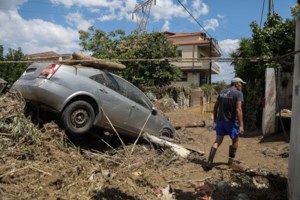 Εικόνες βιβλικής καταστροφής στη Βόρεια Εύβοια: Πάνω από 200 σπίτια πλημμυρισμένα - Μεγάλες ζημιές από την κακοκαιρία [Εικόνες - Βίντεο] - εικόνα 2