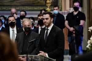 Φώφη Γεννηματά: "Αντίο μαμά, είσαι μαχήτρια" - Σπαρακτικός ο επικήδειος της 15χρονης κόρης της, Κατερίνας [βίντεο] - εικόνα 2