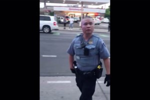 Βίντεο - σοκ: Αστυνομικοί στο Σιάτλ ψέκασαν 7χρονο με χημικά - Οργή στις ΗΠΑ