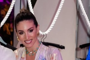 Αθηνά Οικονομάκου: Έξοδος για δείπνο με τον Μπρούνο Τσερέλα στο Μιλάνο - Το total pink outfit και ο σωματώδης μπασκετμπολίστας - εικόνα 5