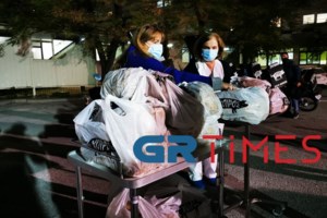 Θεσσαλονίκη: Ξεκίνησε η μεταφορά ασθενών με κορονοϊό από δημόσια νοσοκομεία στην κλινική που επιτάχτηκε [εικόνες] - εικόνα 5