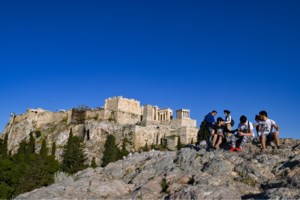 Καιρός: Ζέστη σε όλη τη χώρα με τον υδράργυρο στους 19 βαθμούς Κελσίου - Πού θα βρέξει