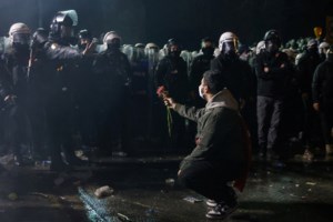 Πρώτη φωτογραφία του Ιμάμογλου καθώς περνά την πύλη των φυλακών - Το μήνυμα στα 15 εκατ. που τον στήριξαν - εικόνα 4