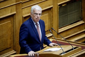 Τα γυρίζει ο Στράτος Σιμόπουλος: "Λεκές" είναι η καταστροφολογία του ΣΥΡΙΖΑ, όχι οι νεκροί της πανδημίας