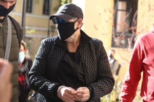 Τραγωδία στα Καλύβια: Aυτοκτόνησε με καραμπίνα μπροστά σε αστυνομικούς