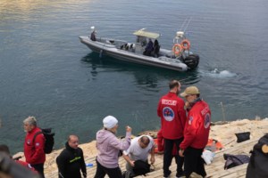 Βουλιαγμένη: Εχει βρεθεί οπτικό υλικό του 34χρονου δύτη - "Φαίνονται οι προσπάθειες που κάνει να βγει έξω" - εικόνα 2