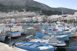 Κατά κύματα η επιστροφή των εκδρομέων στην Αθήνα - Αυξάνεται η κίνηση - Ερημο το κέντρο, γεμάτες οι παραλίες - εικόνα 3