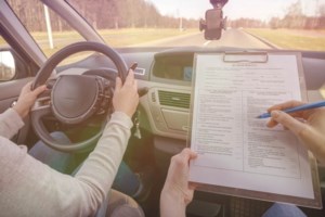 Εως πότε θα ισχύσουν οι άδειες ειδικού σκοπού - Τι είπε ο Τ. Θεοδωρικάκος