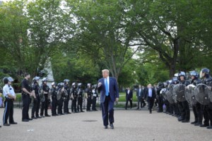 Γερμανία: Έντονη κριτική στα σχέδια των ΗΠΑ για απόσυρση στρατευμάτων