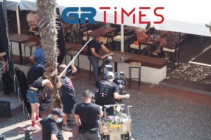 Θεσσαλονίκη όπως... Μαϊάμι: Φοίνικες, αυτοκίνητα Barracuda και αμερικανικές σημαίες για την ταινία του Μπαντέρας [εικόνες] - εικόνα 3