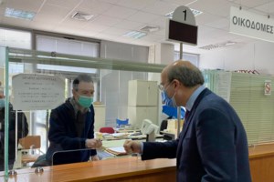 Ασφαλιστική ενημερότητα με οφειλές έως 100 ευρώ στον ΕΦΚΑ - Οι 5 βασικές αλλαγές που φέρνει το νέο νομοσχέδιο - εικόνα 3