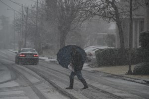 ΣΕΦ: Πλημμύρισε από την κακοκαιρία - Μεγάλες καταστροφές στο παρκέ, στο cube και στο γυμναστήριο [βίντεο] - εικόνα 4