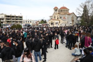 Κλειστό το κέντρο της Αθήνας: Συλλαλητήριο του ΠΑΜΕ για την Υγεία και την αστυνομική βία [Εικόνες - Βίντεο]