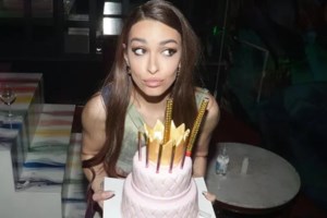 Ελένη Φουρέιρα: Αποθεώθηκε από τους χρήστες του twitter για τη συμμετοχή της στο "Chart Show" [βίντεο] - εικόνα 3