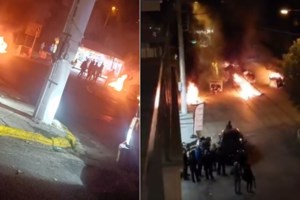 Φωτιά στο κέντρο της Αθήνας - Στις φλόγες κτίριο πίσω από το Εθνικό Θέατρο