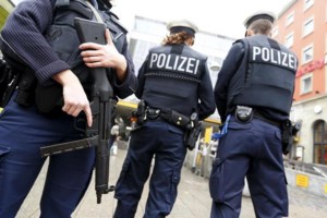 Γερμανία: Αίσιο τέλος στην ομηρεία της Καρλσρούης- Συνελήφθη ο δράστης ύστερα από έφοδο της Αστυνομίας - εικόνα 3