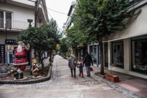 Κορυφώνεται η έξοδος των Χριστουγέννων- Επί ποδός η Τροχαία - Σε ισχύ η απαγόρευση κυκλοφορίας των φορτηγών
