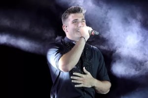 Ο Γιάννης Πλούταρχος αποκάλυψε την ηλικία του