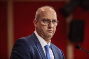 Ανασχηματισμός για την εκπαραθύρωση Οικονόμου: Είχε χάσει τον έλεγχο της ΕΛΑΣ, αναγκαστική η επιστροφή Χρυσοχοΐδη - εικόνα 2