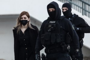 Δίκη Πισπιρίγκου - Η παιδίατρος της Τζωρτζίνας απαντά στον Κούγια: "Δεν φοβάμαι κάτι - Το παιδί δεν είχε νόσο" [Βίντεο]