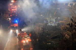 Μνημόσυνο για τα Τέμπη: Ξέσπασε σε κλάματα ο ιερέας που διάβασε τα ονόματα των 57 θυμάτων