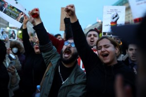 Εξαπλώνεται η εξέγερση για τον θάνατο της Μαχσά Αμινί: Οργή στο Ιρακινό Κουρδιστάν - Απάντησαν οι Φρουροί της Επανάστασης - εικόνα 4