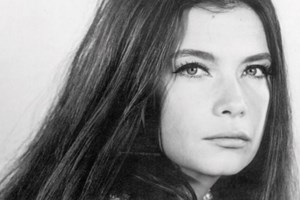 Ελενα Ναθαναήλ: Η μελαχρινή καλλονή σε ηλικία 19 ετών στην πασαρέλα - Σπάνιο κλικ