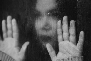 ΕΛΑΣ: Αυτά είναι τα μέλη της σπείρας που "ξάφριζαν" καταστήματα στην Αττική - Παρίσταναν τους διανομείς φυλλαδίων