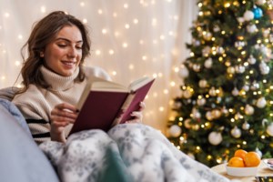 Προτάσεις: 4+1 βιβλία ξένων συγγραφέων για να διαβάσετε στις γιορτές - εικόνα 2