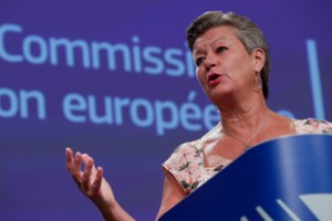 Φωτιά στη Μόρια: Ο ΣΥΡΙΖΑ που έφτιαξε το ΚΥΤ μιλάει για "εγκληματικές ευθύνες Μητσοτάκη" - εικόνα 2