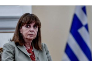 Κατερίνα Σακελλαροπούλου: Συνάντηση με τους πωλητές του περιοδικού δρόμου "Σχεδία" στο στέκι τους [Εικόνες] - εικόνα 2