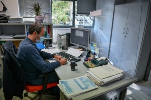 Χατζηδάκης: "Πάνω από τα 800 ευρώ ο κατώτατος μισθός" - Τι είπε για golden visa, ακρίβεια και ενοίκια - εικόνα 2