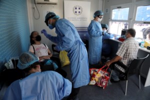 Εκτίναξη κρουσμάτων στη Γαλλία, περισσότερα τεστ στην Ιταλία