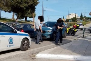 Τροχαίο στη λεωφόρο Λαυρίου: Λεωφορείο έπεσε σε κολόνα – Τραυματίστηκε ο οδηγός