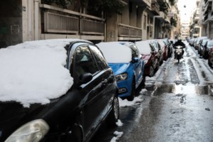 Κακοκαιρία Μήδεια: Εσπασαν τα τηλέφωνα για βοήθεια στην Αττική - 25.000 κλήσεις στο 100, 1.770 για κοπές δέντρων - εικόνα 2