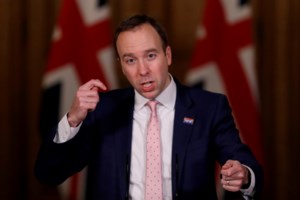 Ματ Χάνκοκ: Ο πρώην υπουργός Υγείας της Βρετανίας σε ριάλιτι διασήμων - Σάλος και οργή από συγγενείς θυμάτων του κορονοϊού - εικόνα 2