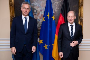 Συγκίνηση στην Πέλλα: Οικογένεια ξεριζωμένων μουσικών από την Ουκρανία ήρθε με τέσσερα όργανα - Έψαλλαν στο νεκροταφείο